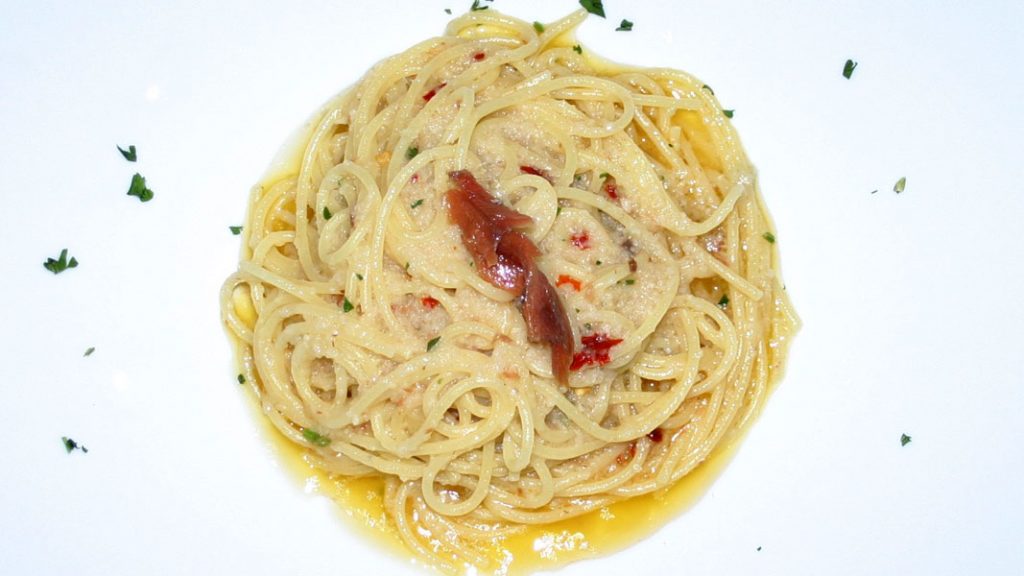 Spaghetti aglio e olio mit Acciughe - goodstuff AlpeAdria