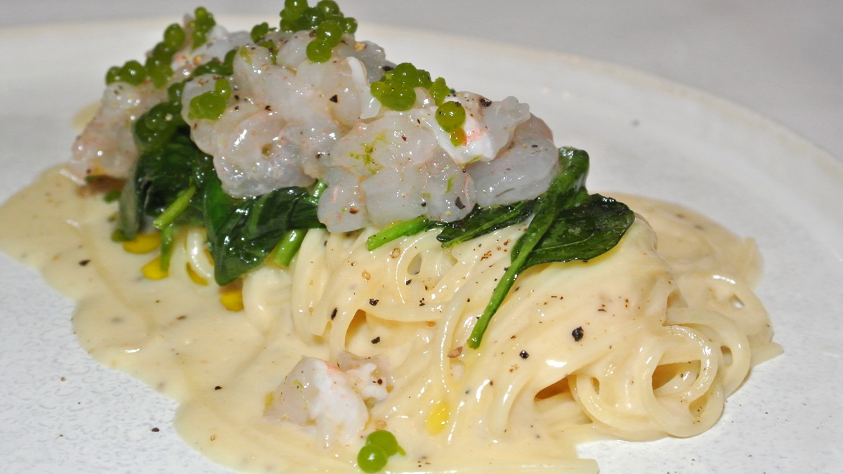 Spaghetti Cacio e Pepe con Gamberi rossi e Spinaci - goodstuff AlpeAdria