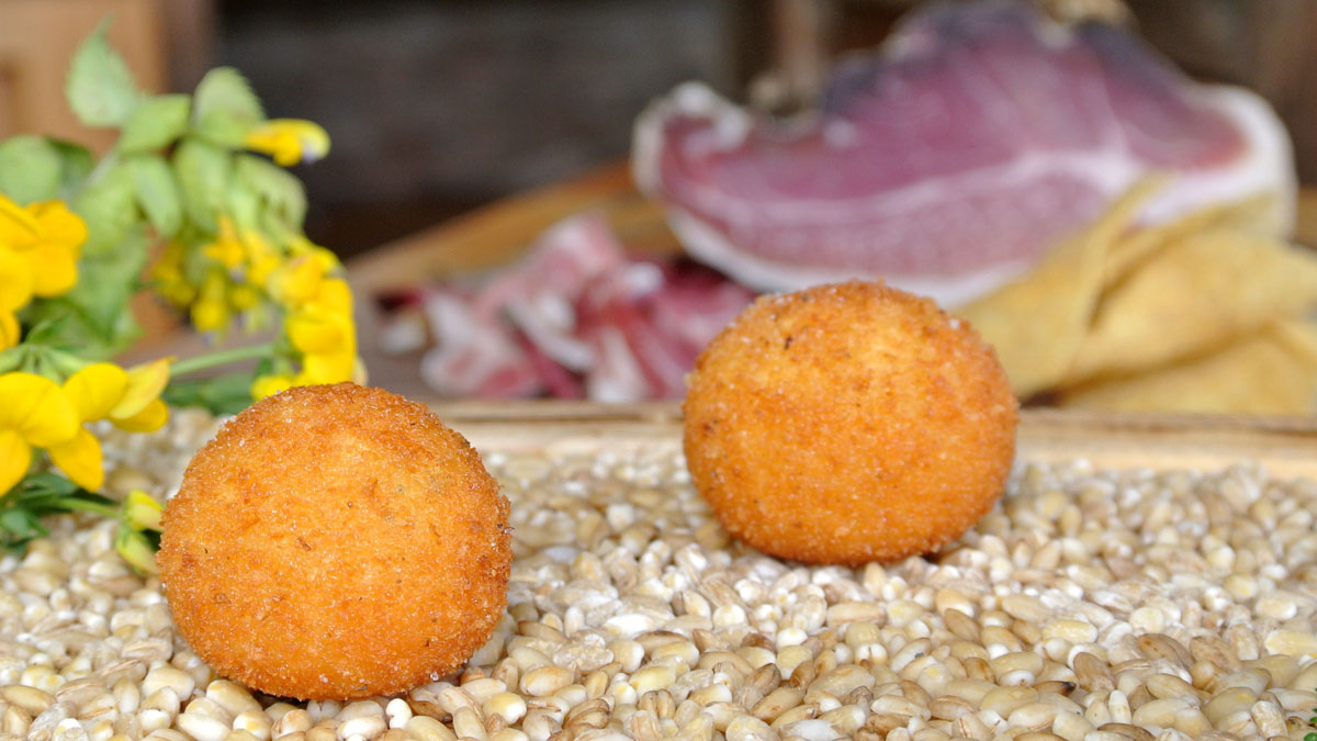 Senkile und Kartoffelkugeln mit Saurnschotte - goodstuff AlpeAdria