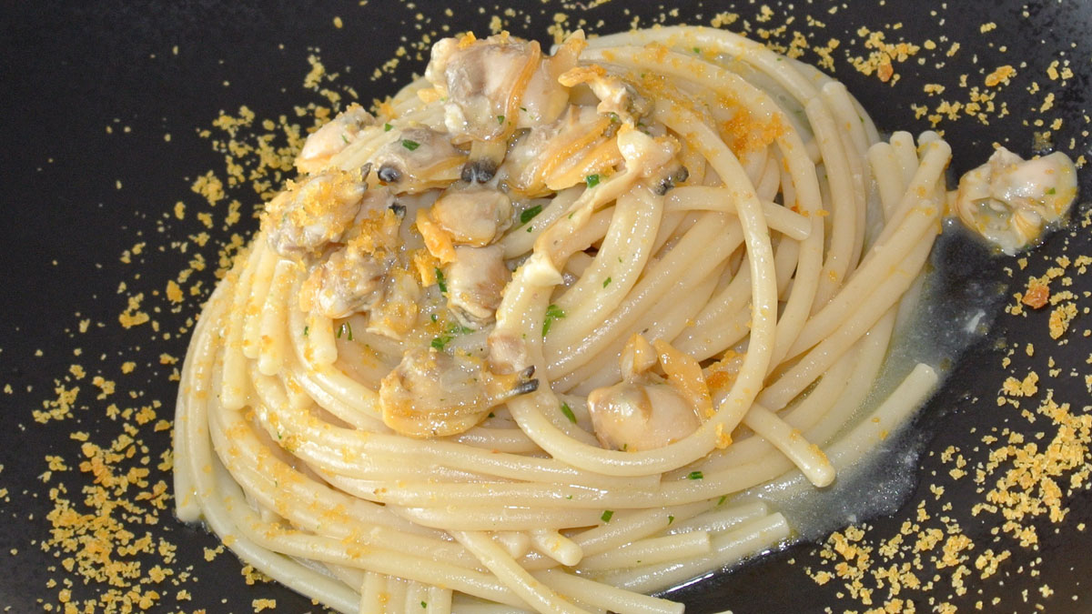 Spaghetti con Vongole e Bottarga - goodstuff AlpeAdria
