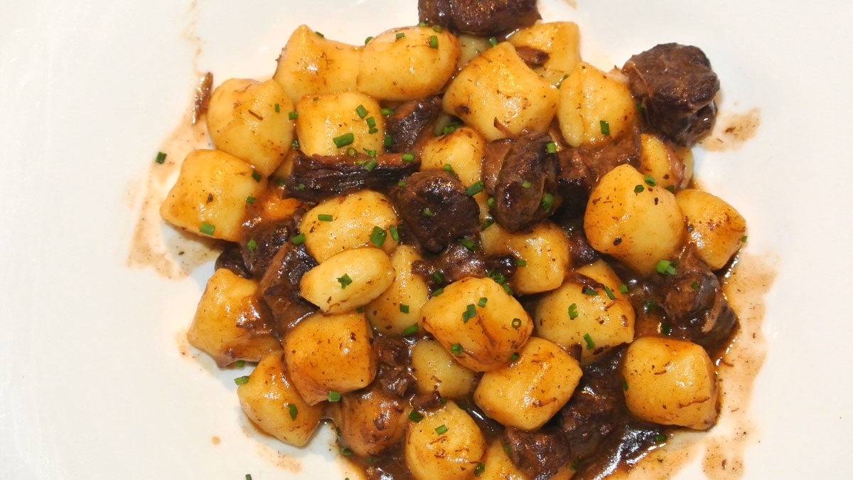 Gnocchi di Patate rosse con il Cinghiale - goodstuff AlpeAdria