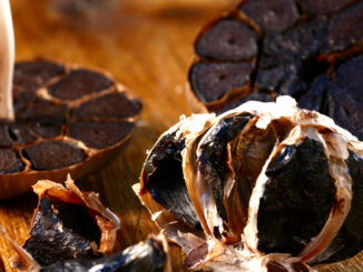 Schwarzer Knoblauch / Black garlic - © Norbert Janesch