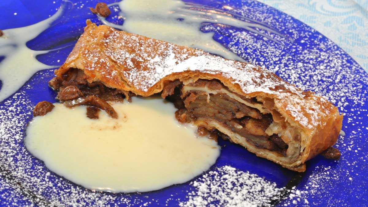 Strudel di Mele / Apfelstrudel - goodstuff AlpeAdria