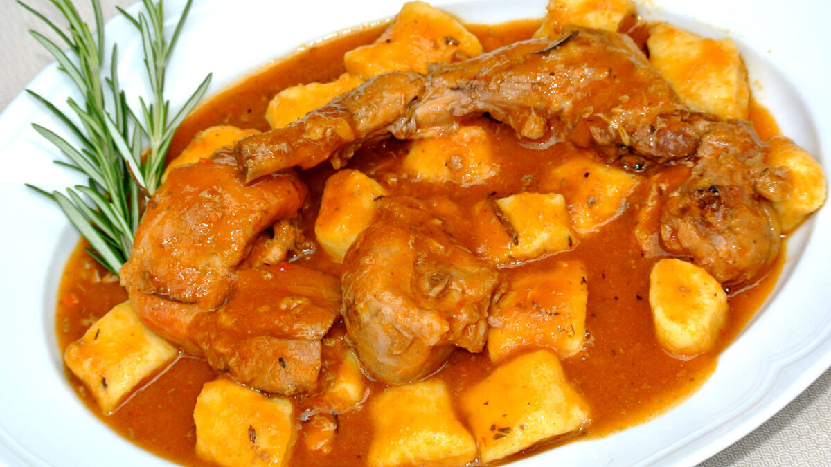 Zajec / Kaninchen mit Gnocchi - goodstuff AlpeAdria