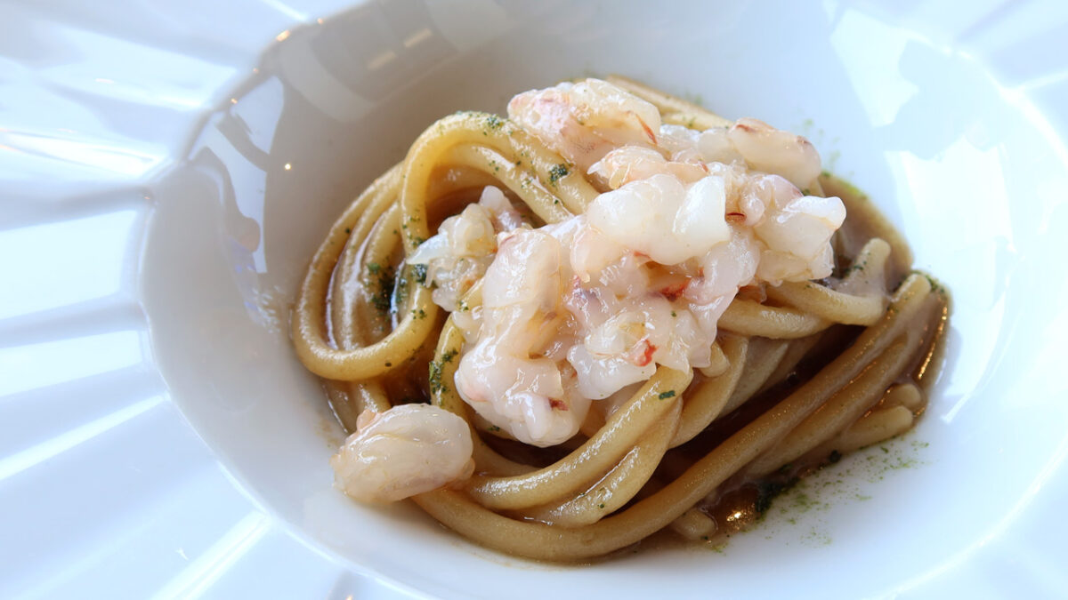 Spaghettone, Aglio nero e Mazzancolle - goodstuff AlpeAdria