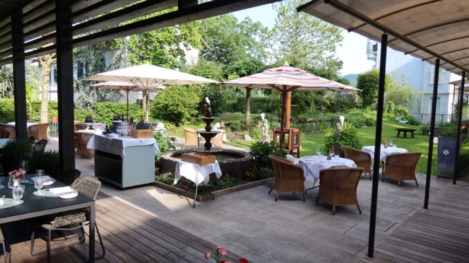 Im Garten, Restaurant im Hubertushof in Velden - goodstuff AlpeAdria