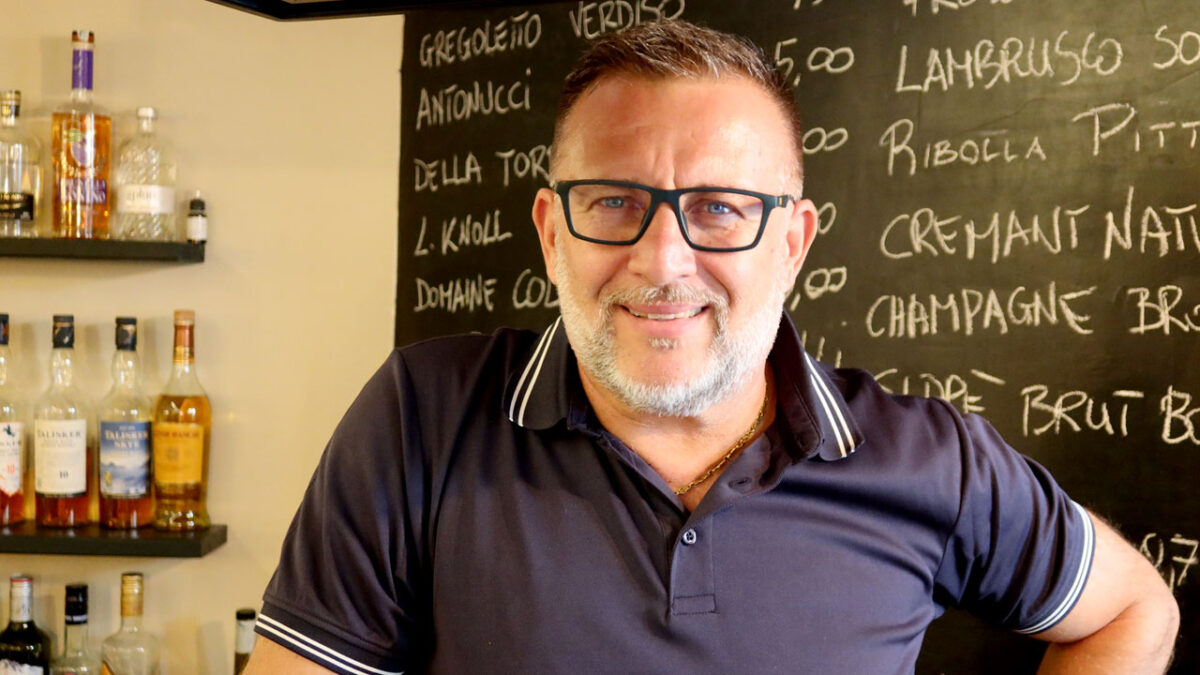 Allan Tarlao in seiner Cichetteria Androna - goodstuff AlpeAdria