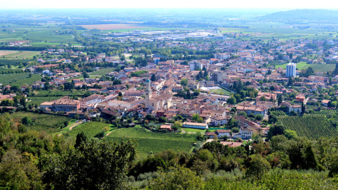 Blick auf Cormòns, Italien - goodstuff AlpeAdria